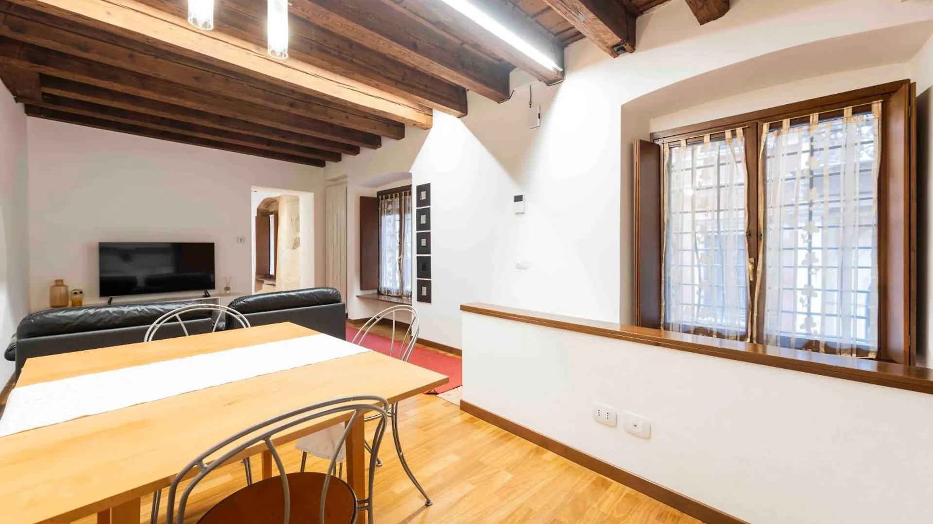Leoncino 9 City Apartment Verona 0*,  Italy