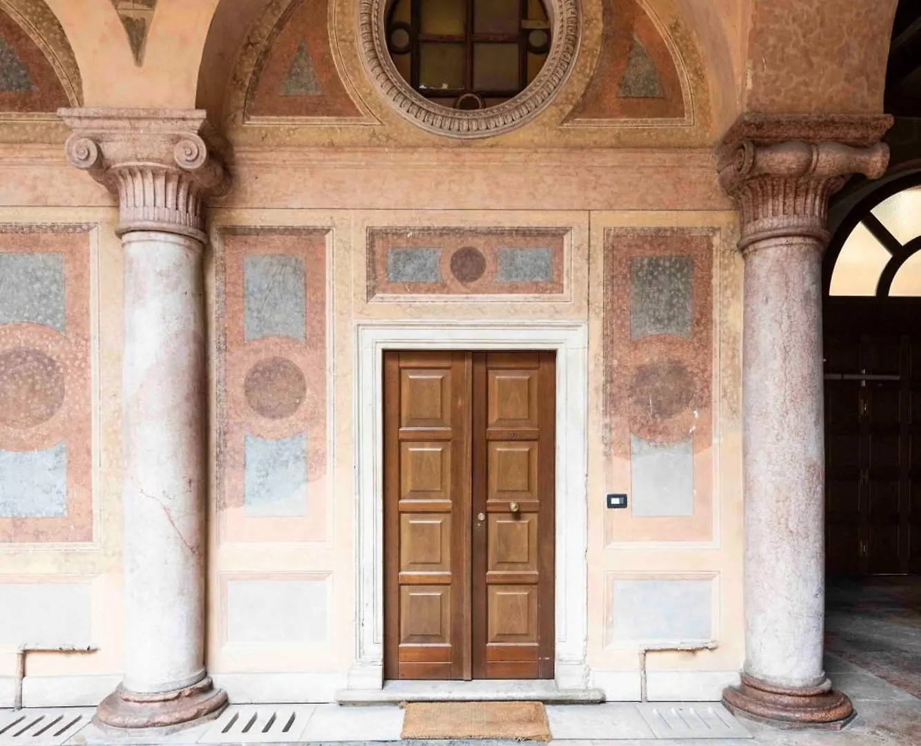 Leoncino 9 City Apartment Verona Italy